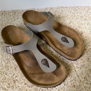 Birkenstock Gizeh Thong Sandals in Light Taupe